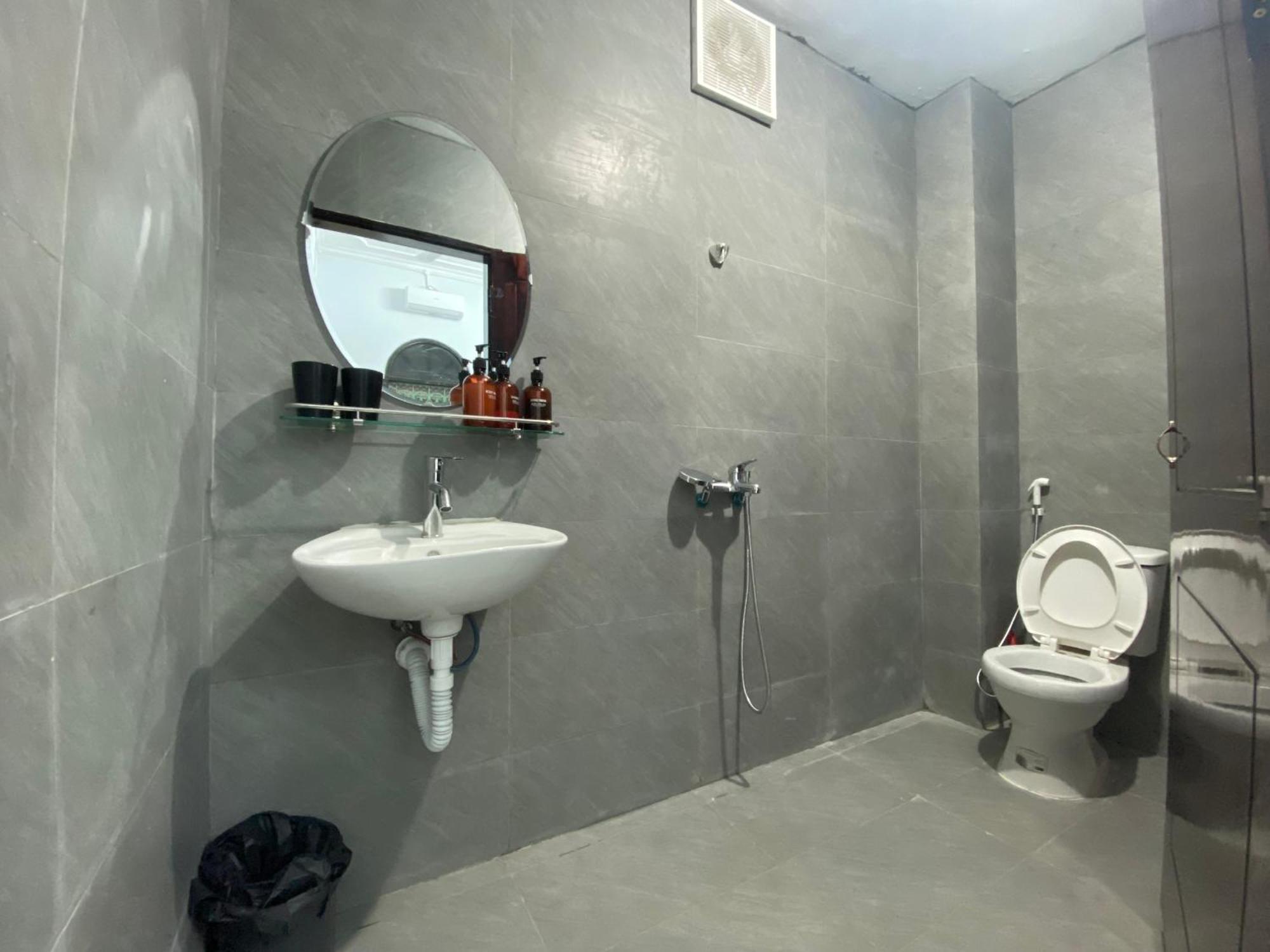 Hanoi Avana Homestay Long Bien Hanói Exterior foto